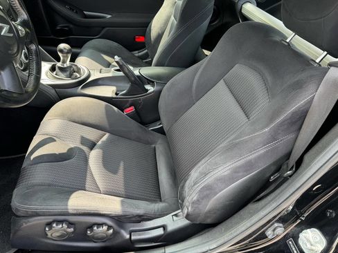 Used 2017 Nissan 370Z Base 2dr Coupe 6M image 5