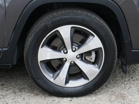 Used 2020 Jeep Cherokee Limited image 39