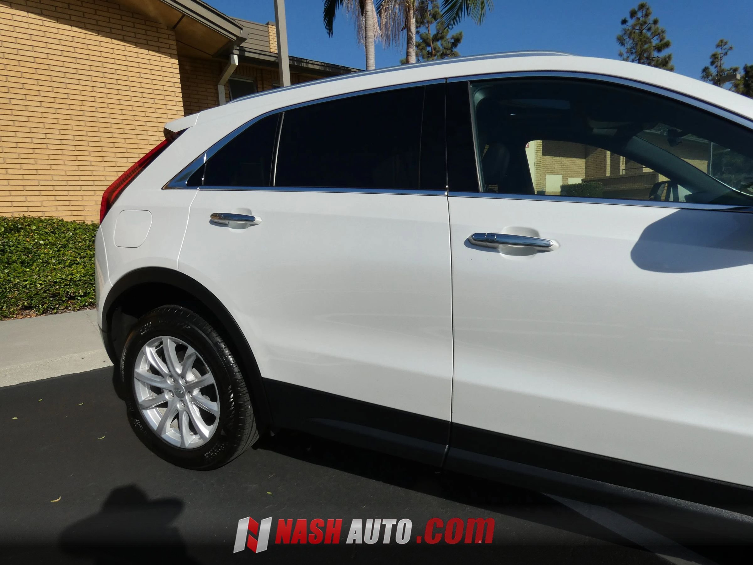 Used 2023 Cadillac XT4 Luxury w/ Cold Weather Package FWD image 7