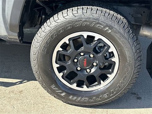 Used 2024 Toyota Tacoma TRD Off-Road image 8