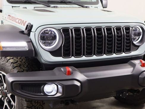 Used 2024 Jeep Wrangler Unlimited Rubicon image 42