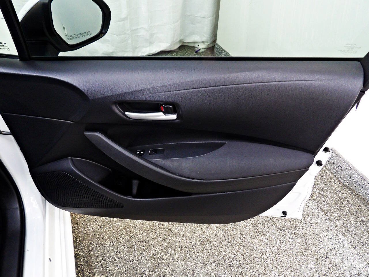 Used 2021 Toyota Corolla LE FWD image 11