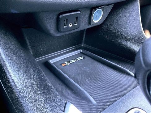 Used 2023 Chevrolet Traverse LT image 25