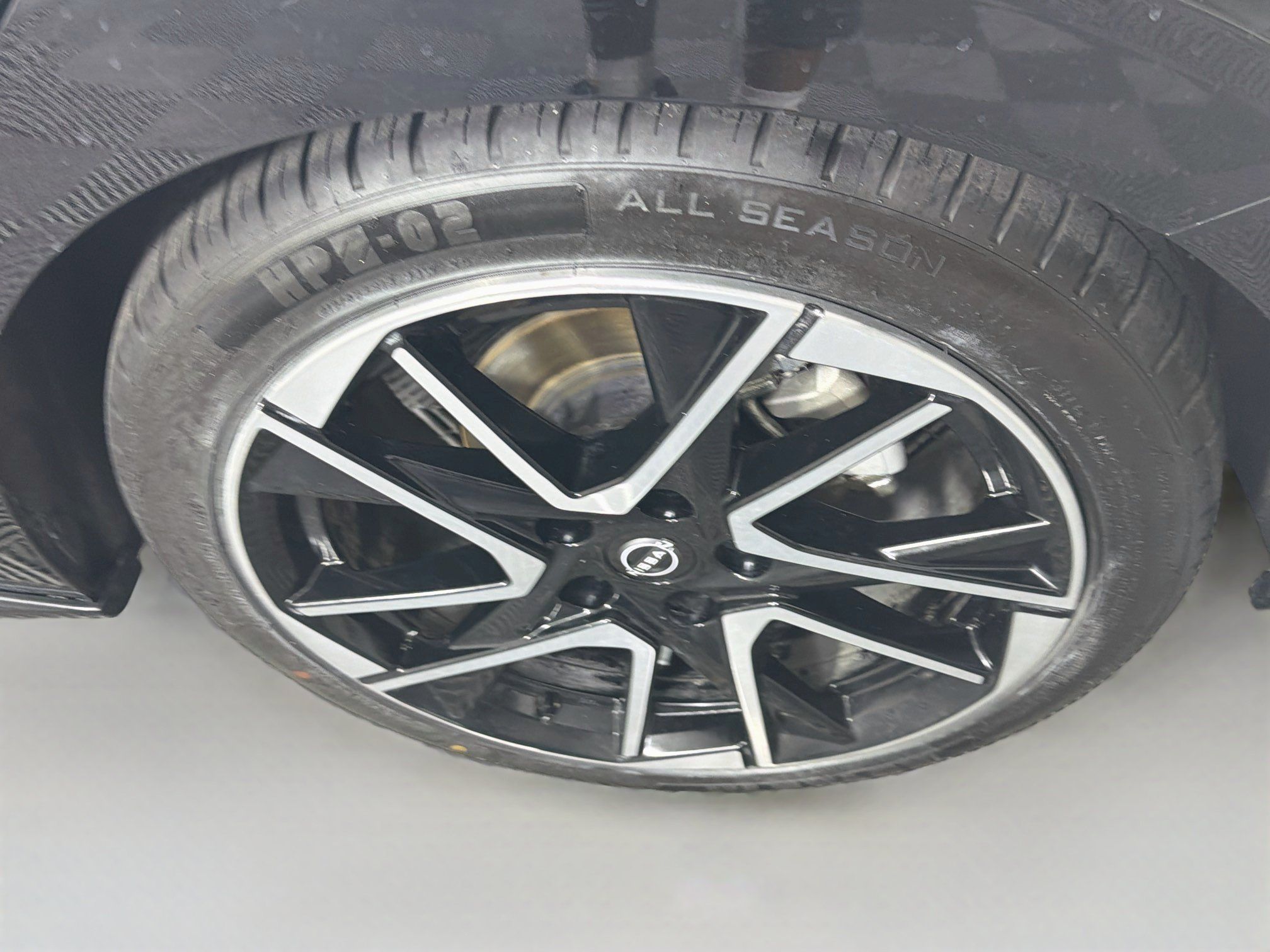 Used 2025 Nissan Sentra SR FWD image 11