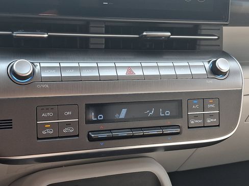 Certified 2024 Hyundai Kona SEL AWD/4WD image 23