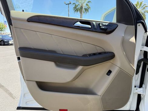 Used 2016 Mercedes-Benz GL 450 4MATIC image 10