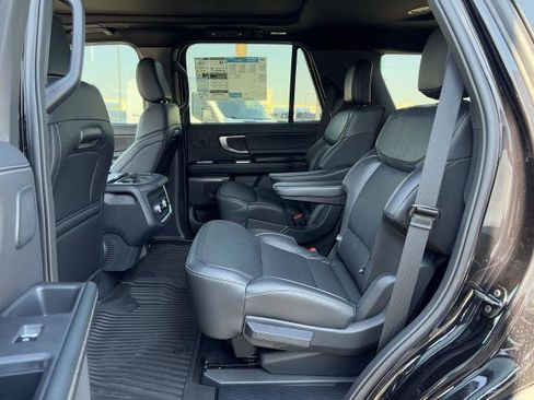 New 2025 Ford Expedition Platinum w/ Stealth Performance Package image 29