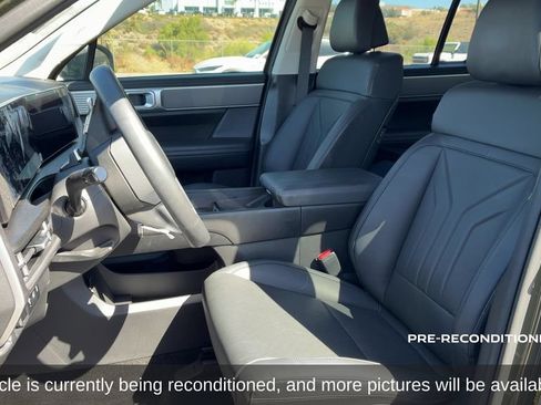 Used 2025 Hyundai Santa Fe SEL FWD image 11
