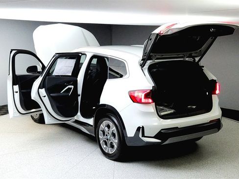 Used 2025 BMW X1 xDrive28i w/ Convenience Package image 11