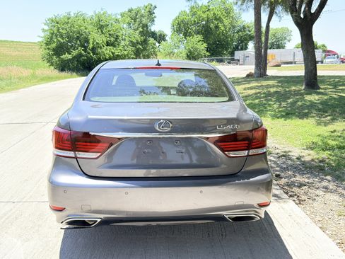 Used 2013 Lexus LS 460 w/ Comfort Pkg RWD image 13