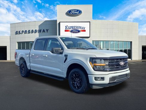 New 2026 Ford F150 XLT w/ XLT Black Appearance Package image 4