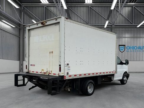 Used 2019 Chevrolet Express 3500 w/ Driver Convenience Package RWD image 8