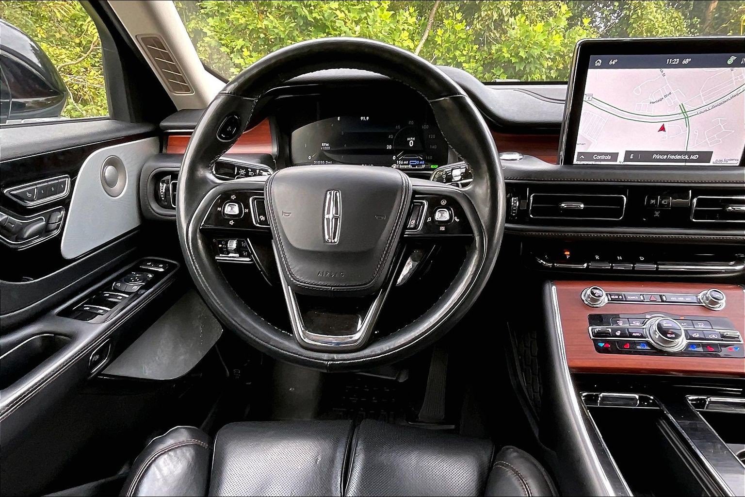 Used 2023 Lincoln Aviator Grand Touring w/ Equipment Group 301A AWD/4WD image 5