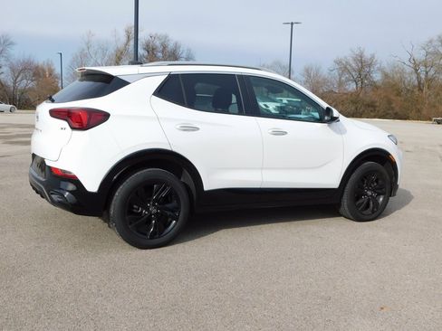 Used 2024 Buick Encore GX Sport Touring image 3