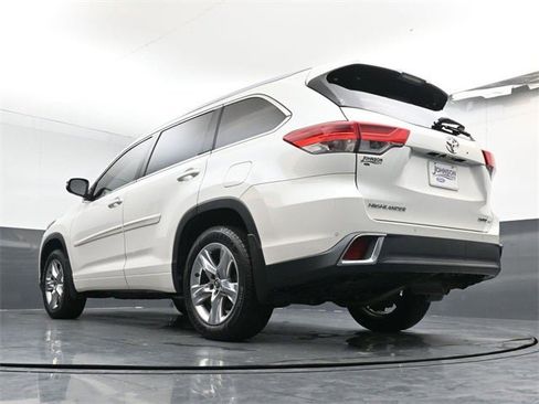 Used 2017 Toyota Highlander Limited image 43