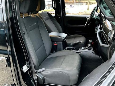 Used 2020 Jeep Wrangler Unlimited Sahara w/ Uconnect 4C Nav & Sound Group image 26