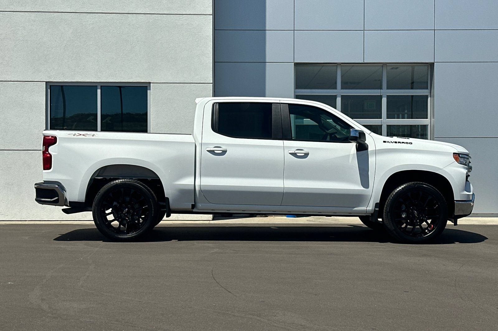 New 2026 Chevrolet Silverado 1500 LT w/ Leather Package AWD/4WD image 3