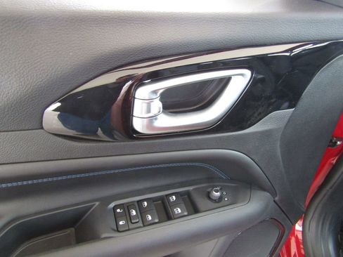 New 2026 Jeep Compass Latitude image 20