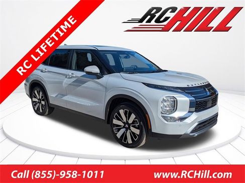 New 2025 Mitsubishi Outlander SE image 1