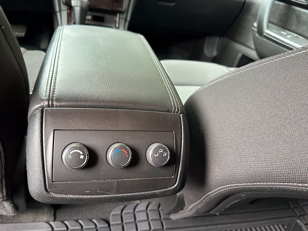 Used 2015 Chevrolet Traverse LT FWD image 22