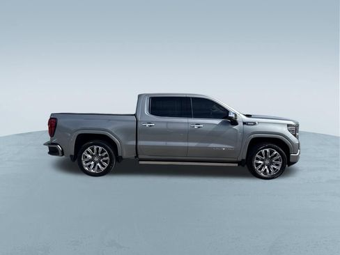 Used 2025 GMC Sierra 1500 Denali w/ Denali Reserve Package AWD/4WD image 9