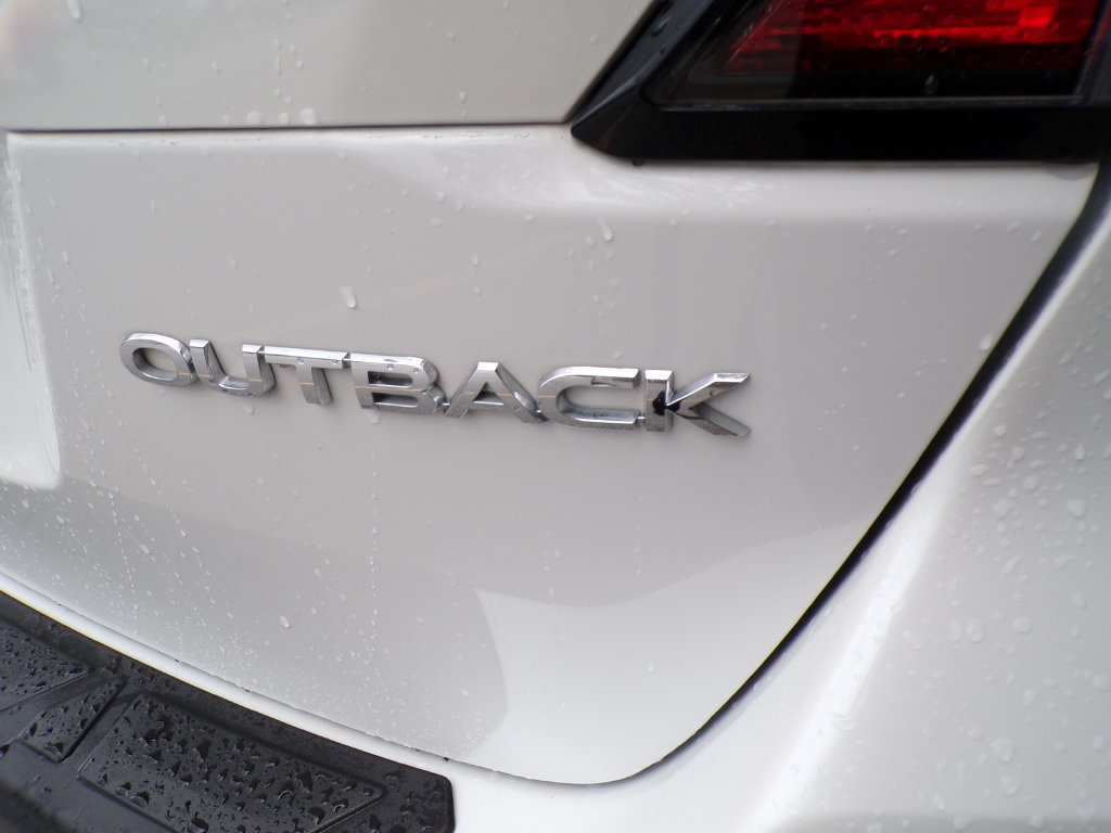 Used 2025 Subaru Outback Premium AWD/4WD image 17