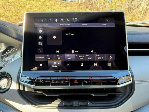 New 2026 Jeep Compass Limited image 23