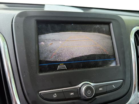 Used 2019 Chevrolet Equinox LS w/ LS Convenience Package FWD image 16