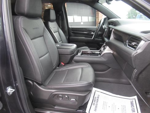 Used 2024 GMC Yukon Denali AWD/4WD image 7