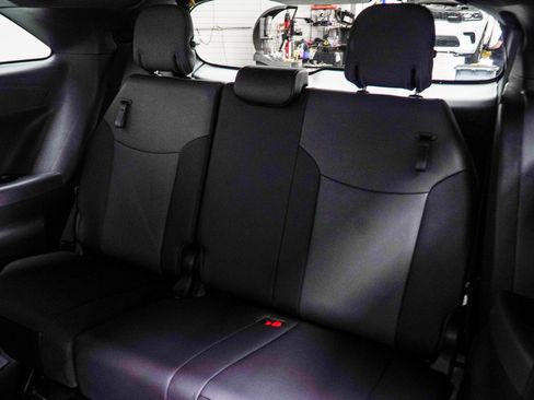 Used 2022 Toyota Sienna XSE image 39