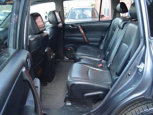 Used 2012 Toyota Highlander Limited w/ Tow Pkg AWD/4WD image 52