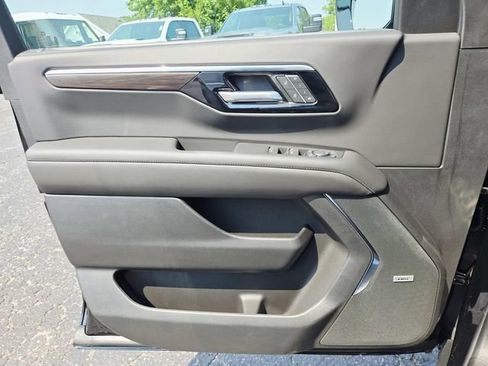 New 2026 Chevrolet Suburban LT w/ Comfort Package AWD/4WD image 30