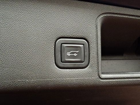 Used 2021 GMC Terrain SLT w/ Infotainment Package II image 28