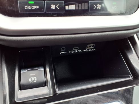 Certified 2025 Subaru Outback Onyx Edition AWD/4WD image 9