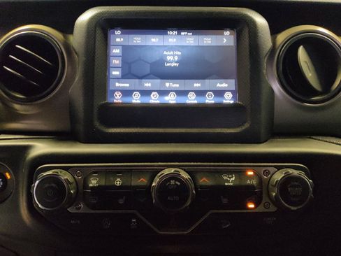 Used 2018 Jeep Wrangler Sport AWD/4WD image 25