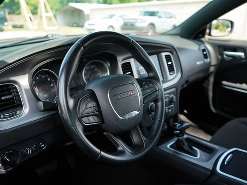 Used 2023 Dodge Charger SXT RWD image 6