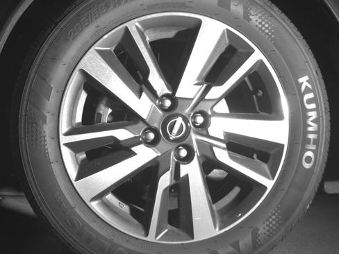 Used 2025 Nissan Versa SV image 12