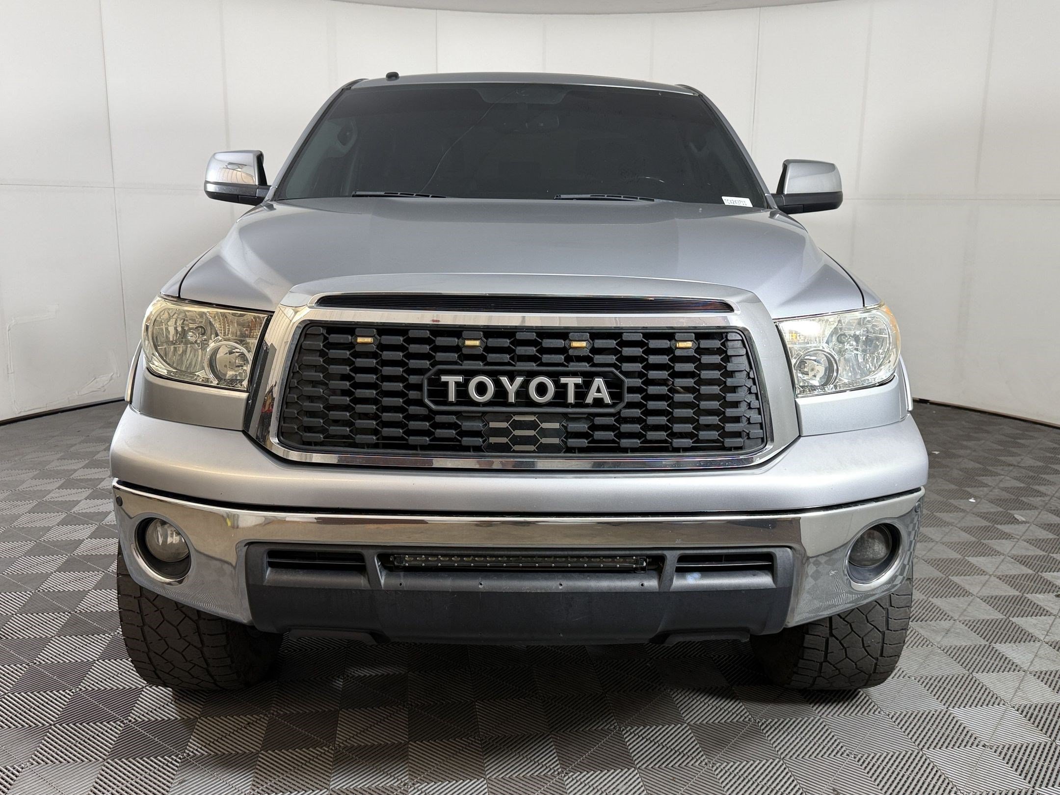 Used 2012 Toyota Tundra Limited w/ Platinum Pkg AWD/4WD image 6
