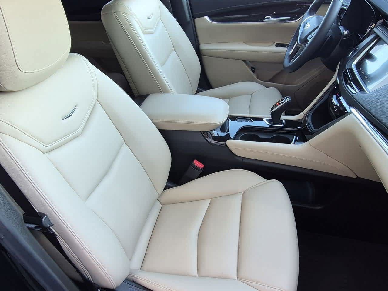 Used 2018 Cadillac XT5 AWD image 21
