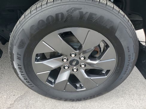 Used 2024 Ford F150 Lightning Lariat image 29