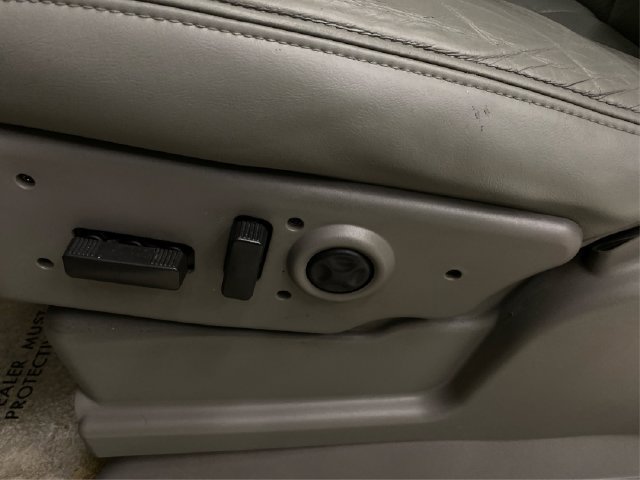 Used 2003 GMC Yukon Denali AWD/4WD image 25