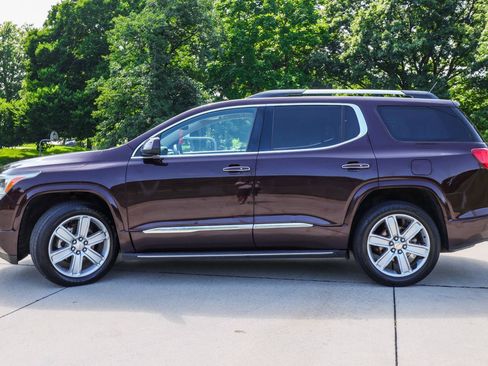 Used 2018 GMC Acadia Denali w/ Technology Package AWD/4WD image 4
