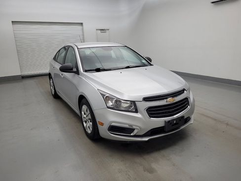 Used 2015 Chevrolet Cruze LS FWD image 13