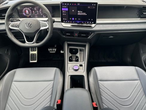 New 2026 Volkswagen Tiguan SE R-Line image 11