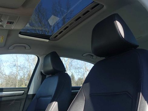 Used 2017 Volkswagen Passat 1.8T SE w/ SE Lighting Package image 21