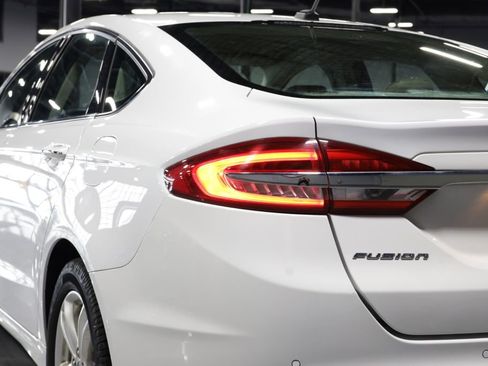 Used 2018 Ford Fusion SE w/ Fusion SE Technology Package FWD image 30