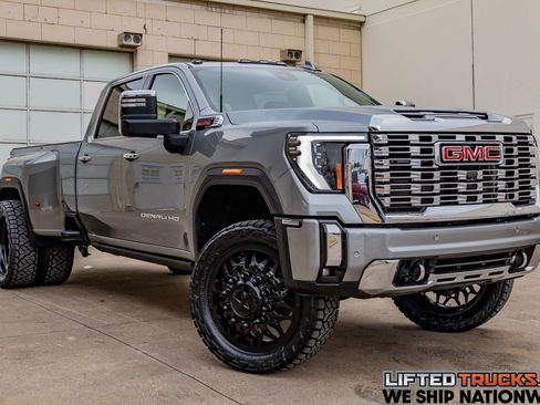 Used 2024 GMC Sierra 3500 Denali w/ Denali Reserve Package AWD/4WD image 1