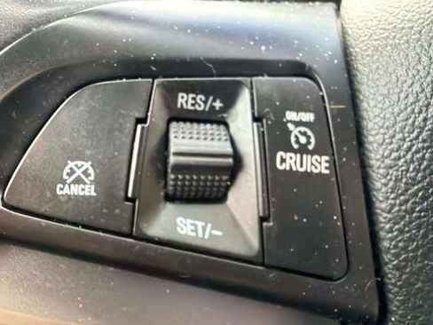 Used 2017 Chevrolet Trax LT w/ LT Convenience Package FWD image 33