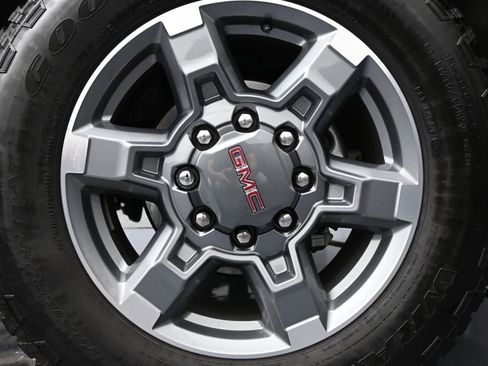 Used 2025 GMC Sierra 2500 SLT w/ Texas SLT Premium Package image 10