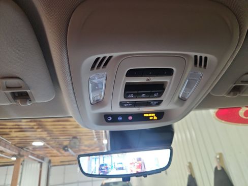 Used 2023 Buick Envision Avenir image 20